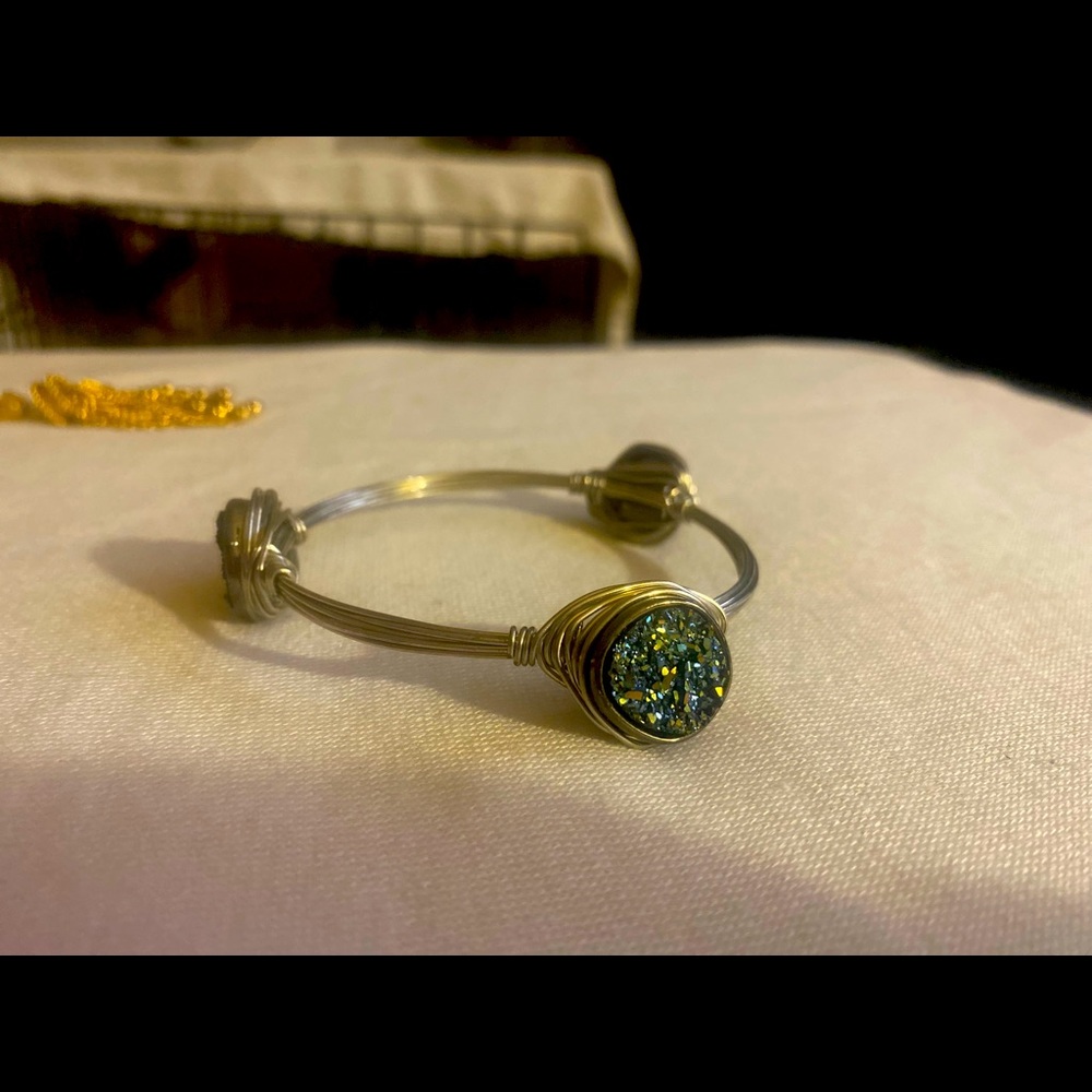 Crystal stone silver great heavy duty but lightweight quality
